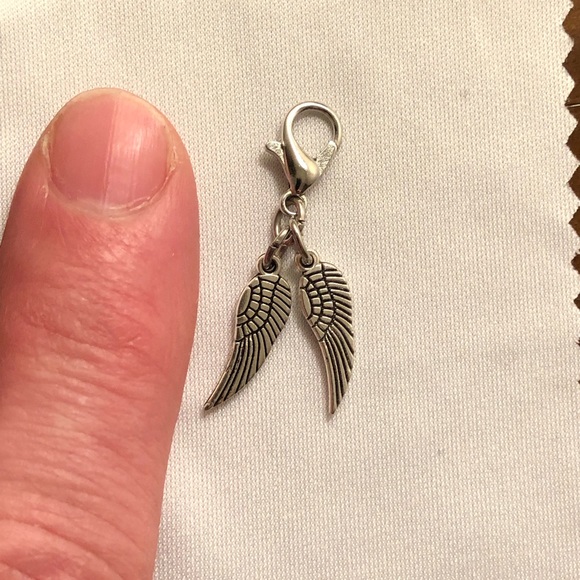 Angel Wings Charms - Picture 3 of 4